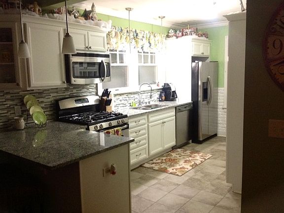 2nd image of 1829 E Lake Bluff Blvd