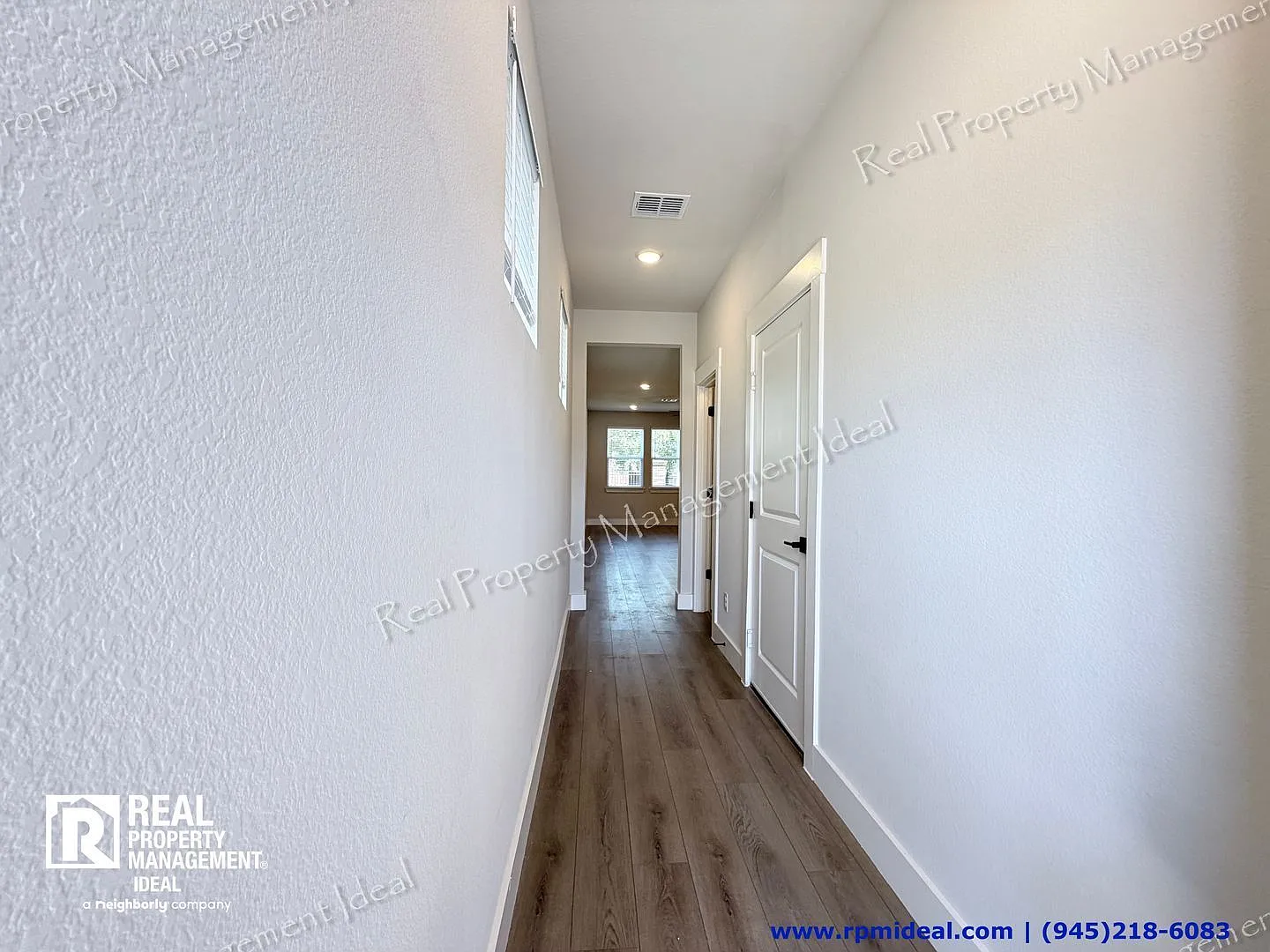 3 bed, 2.5 bath, 1891 sqft, $2,090 — Photo 4