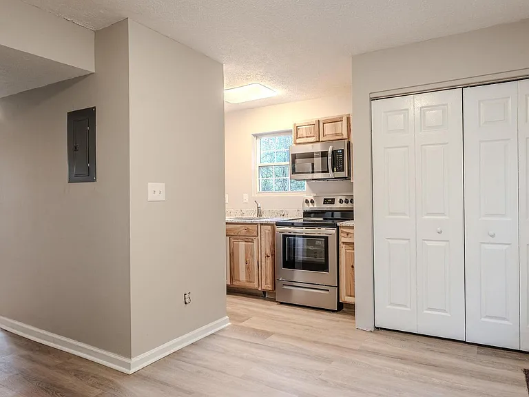 144 Montgomery Ave #144 — Photo 7