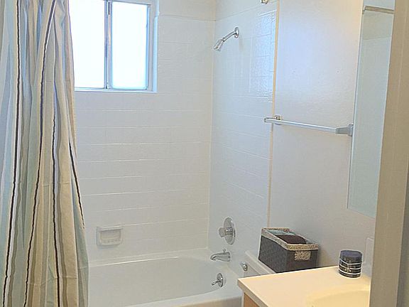 3rd image of 3233 N Tucson Blvd #109