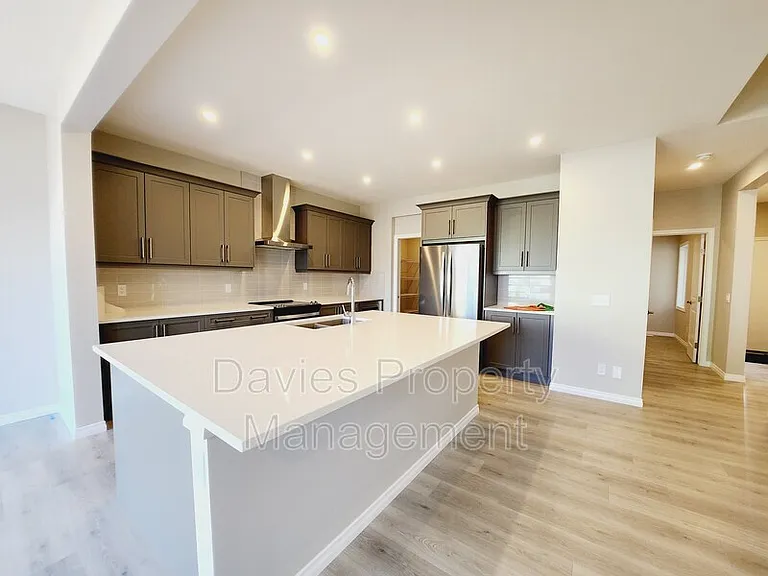 15836 30th Ave SW — Photo 2