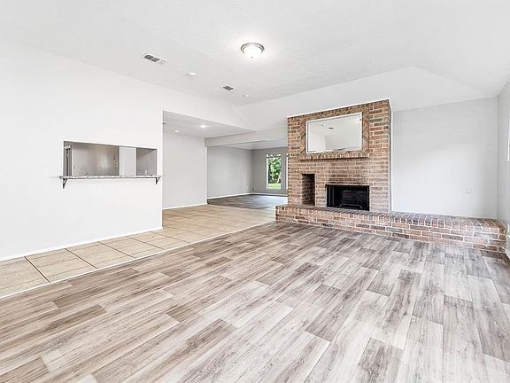 3rd image of 4406 Lost Lake Ln