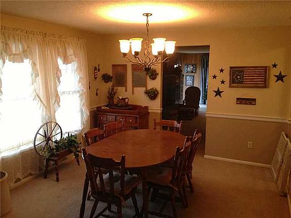 5th image of 139 Oak Meadows Dr