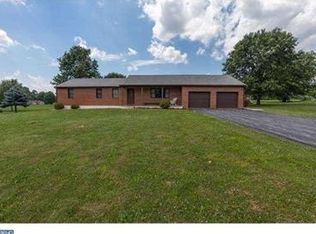 1424 Old Airport Rd, Douglassville, PA 19518