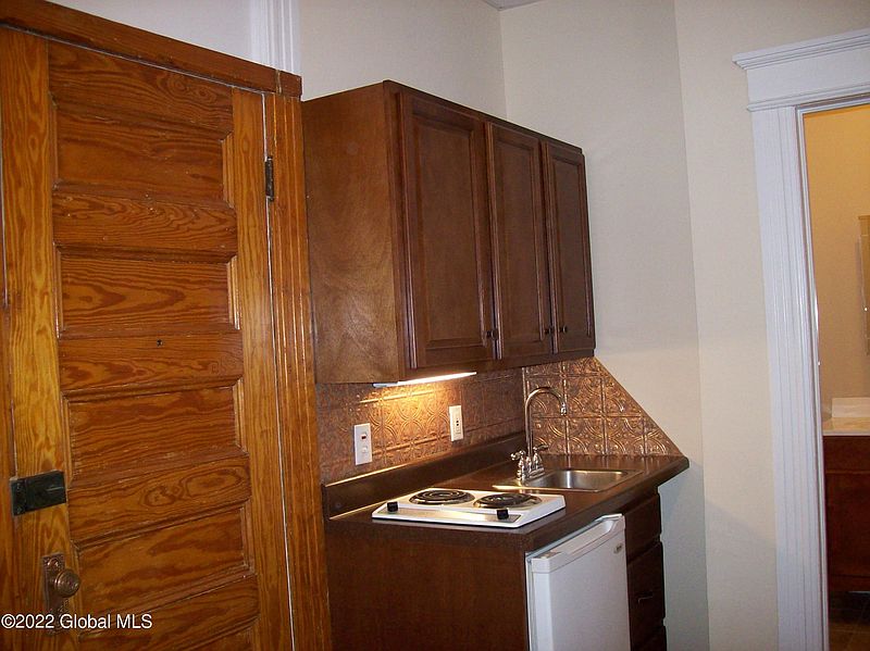 3rd image of 226 Jay Street