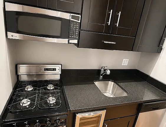 4th image of 248 Mott St APT 15