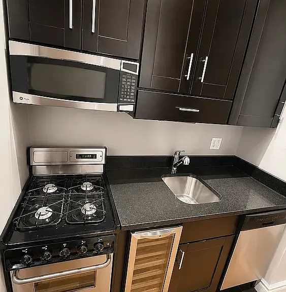 248 Mott St #15 — Photo 4