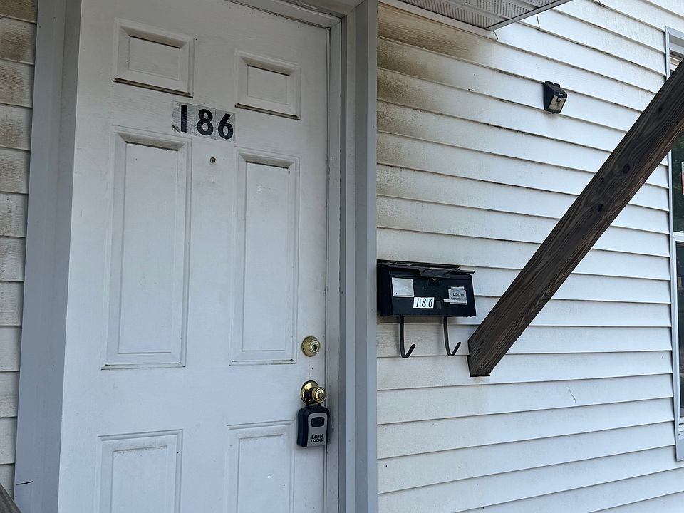 1st image of 186 Essex St