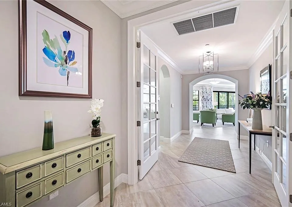 2751 Tiburon Blvd E #201