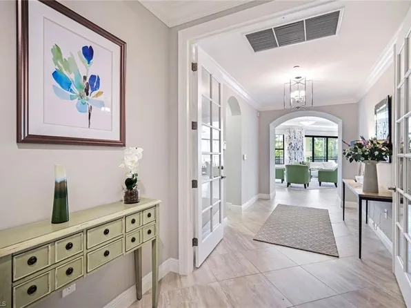 2751 Tiburon Blvd E APT 201, Naples, FL 34109