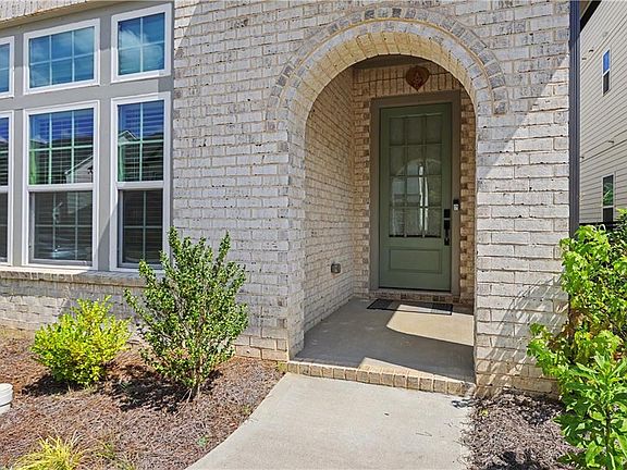 2nd image of 2812 Girard Ln