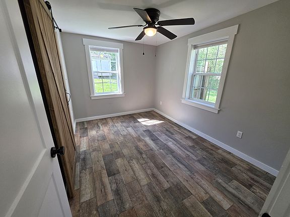 4th image of 803 Marve St
