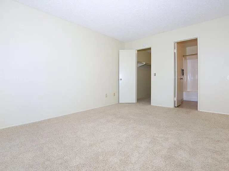 One park Apartments — Photo 17