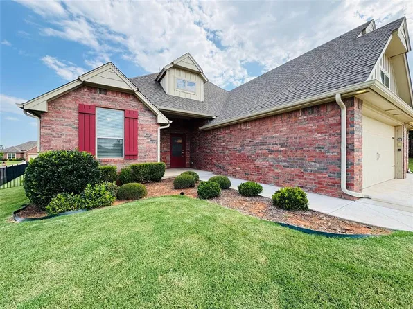 633 Texoma Dr, Edmond, OK 73025