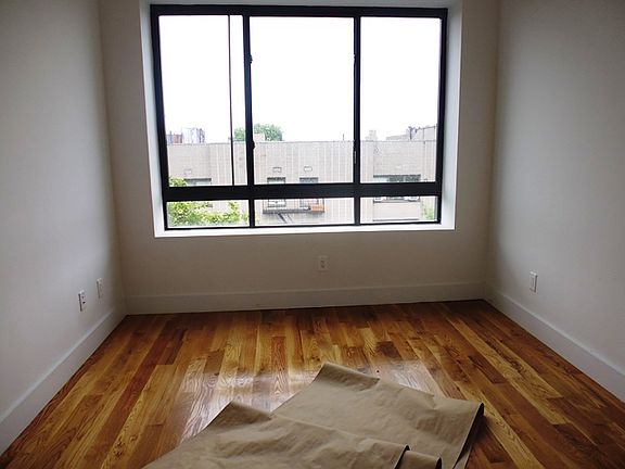 5th image of 192 Stuyvesant Ave #4R