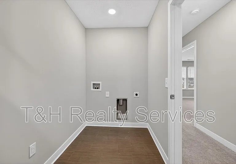 9586 Beckett St — Photo 37