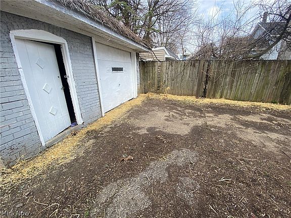 4th image of 7131 Park Ave
