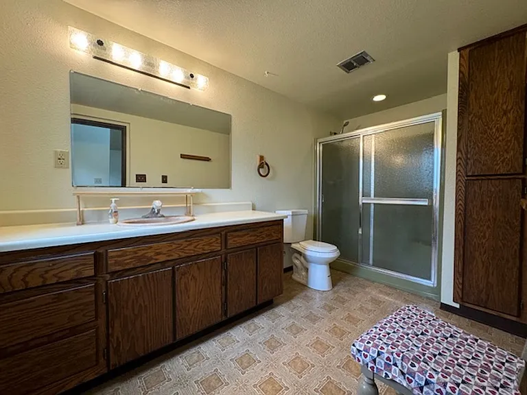 2437 Ridgewood Dr — Photo 15