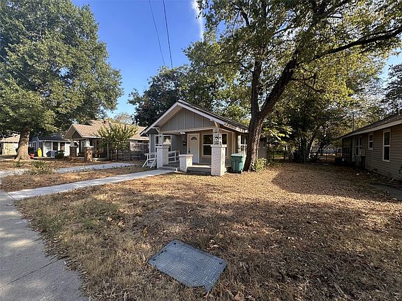 3rd image of 327 Egan St