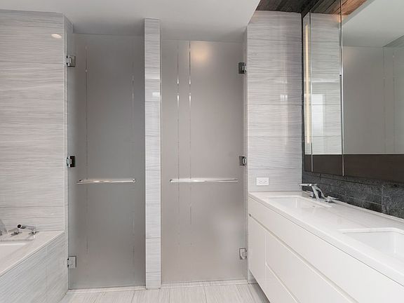 3rd image of 70 Charlton St APT 2C
