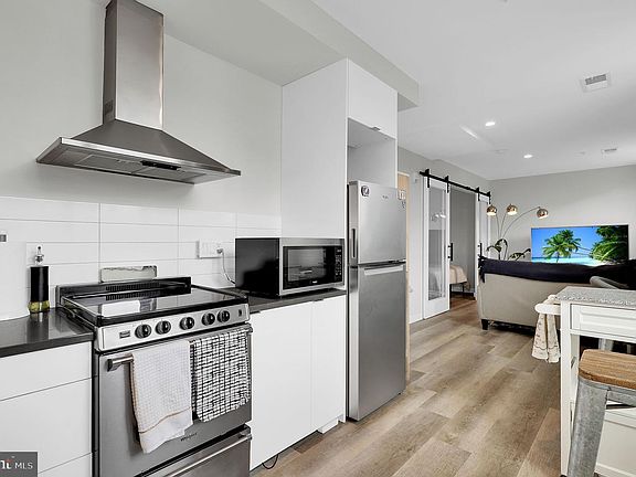 4th image of 700 Roeder Rd #101