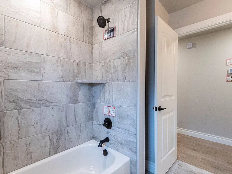 3117 Hunter Crest Dr — Photo 24