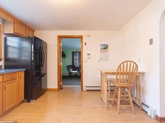 5th image of 248 Pine St