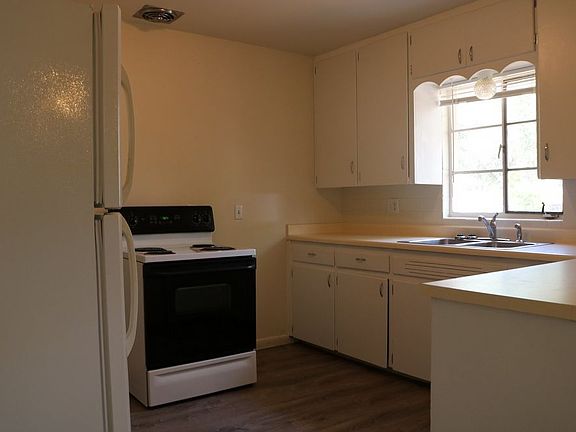 3rd image of 613 N Dustin Ave Unit A