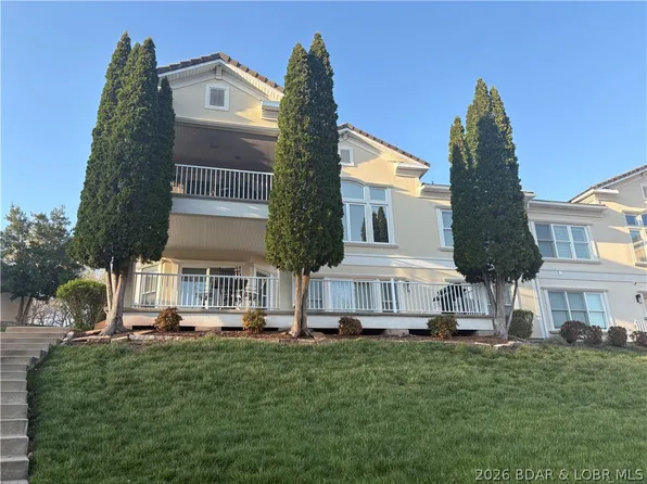 74 Bello Point Ln, Sunrise Beach, MO 65079