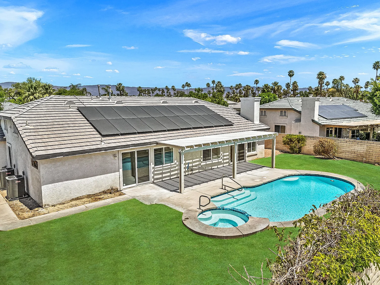 4 bed, 1970 sqft, $4,495 — Photo 1