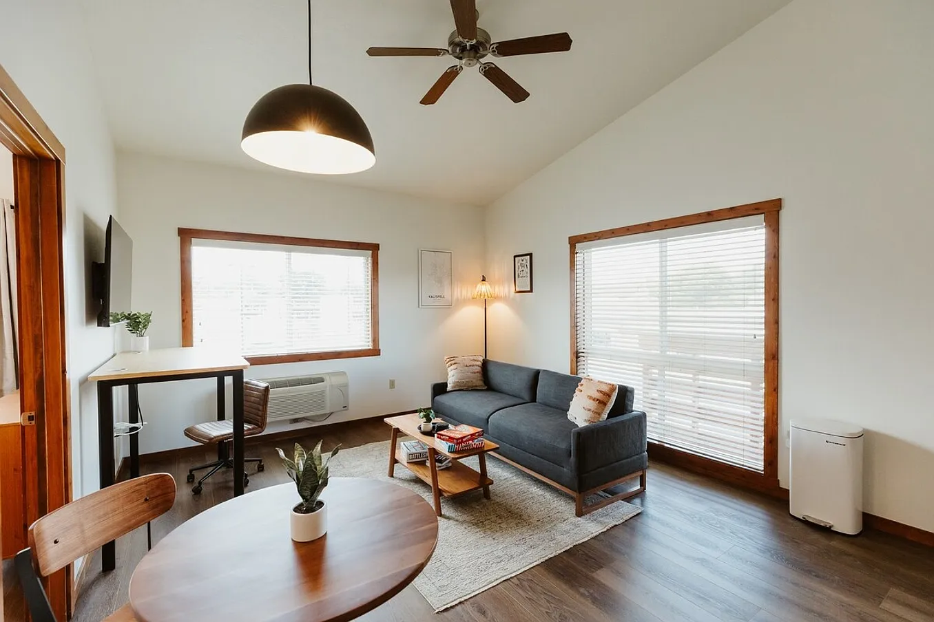 1 bed, $4,025 — Photo 2