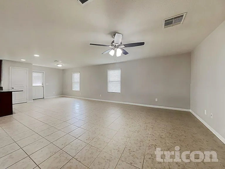 930 Salado Slough Ln — Photo 4