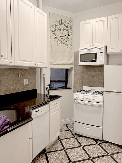 1st image of 211 E 34th St APT 2B