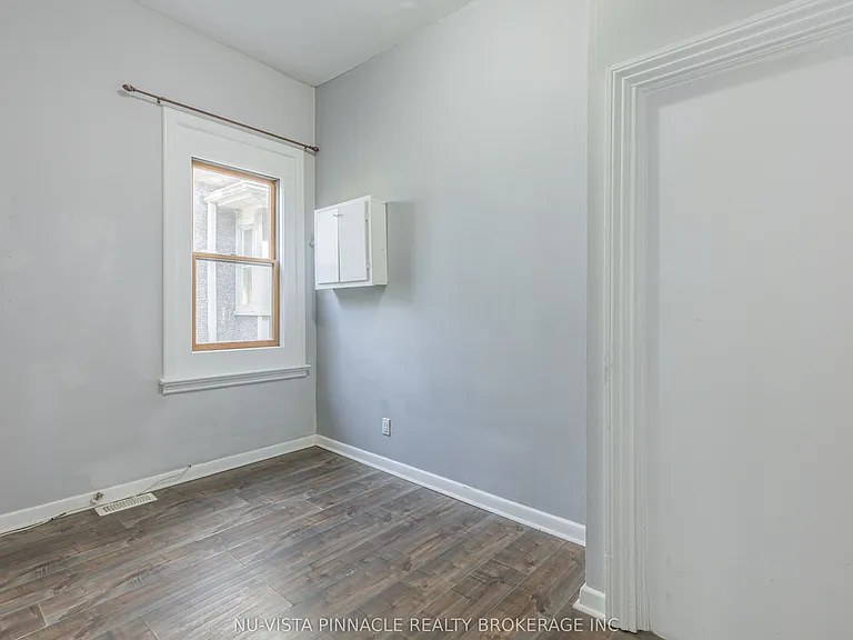 132 Wharncliffe Rd N #BACK — Photo 12