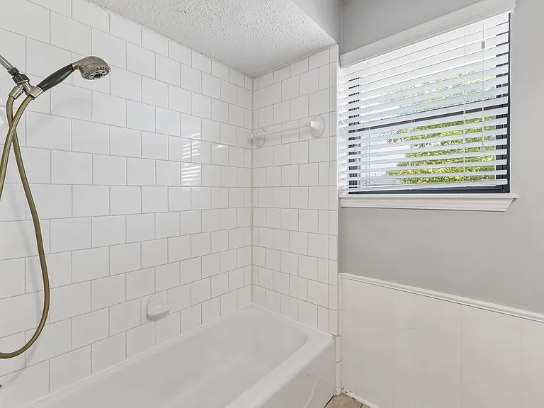213 S Silver Dr — Photo 24