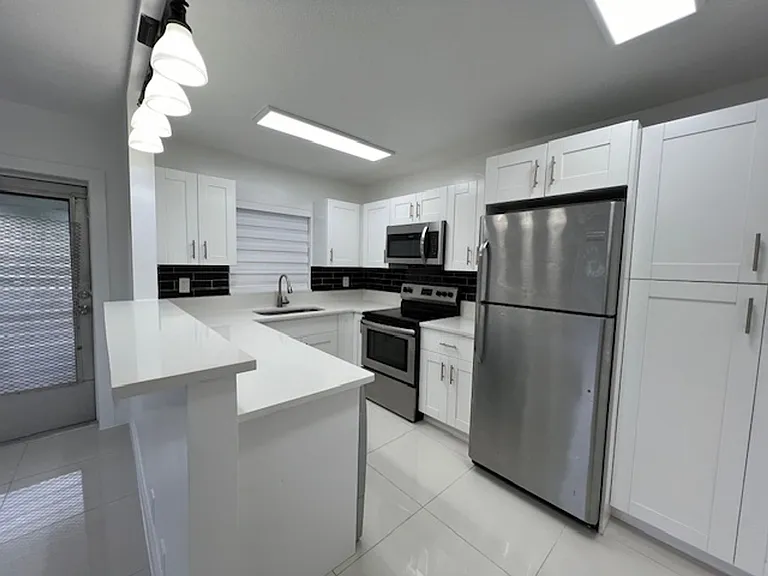 212 N K St Lake Worth, FL 33460 — Photo 14
