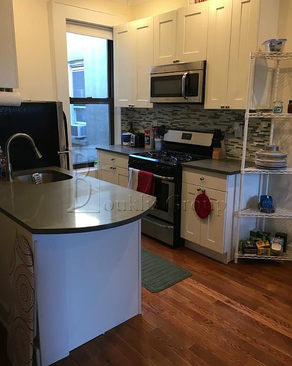 1st image of 3026 31st St APT 4F