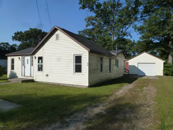 899 S Chatterson Rd, Muskegon, MI 49442