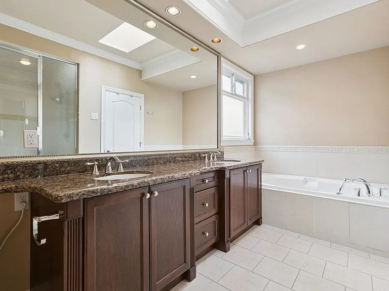 5580 Cantrell Rd — Photo 9
