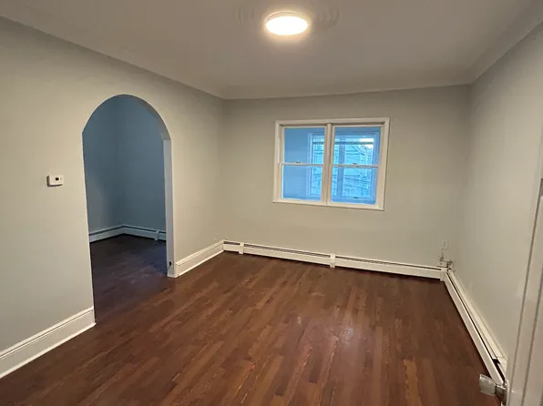 139 W 28th St #2, Bayonne, NJ 07002
