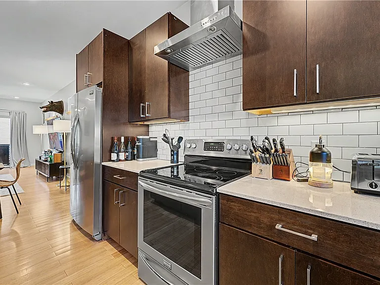 175 W Martin Luther King Blvd — Photo 4