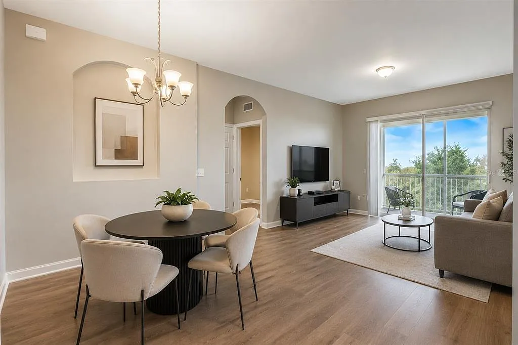 3 bed, 2.0 bath, 1248 sqft, $1,800 — Photo 2