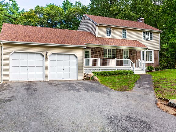 3rd image of 65 Summer St