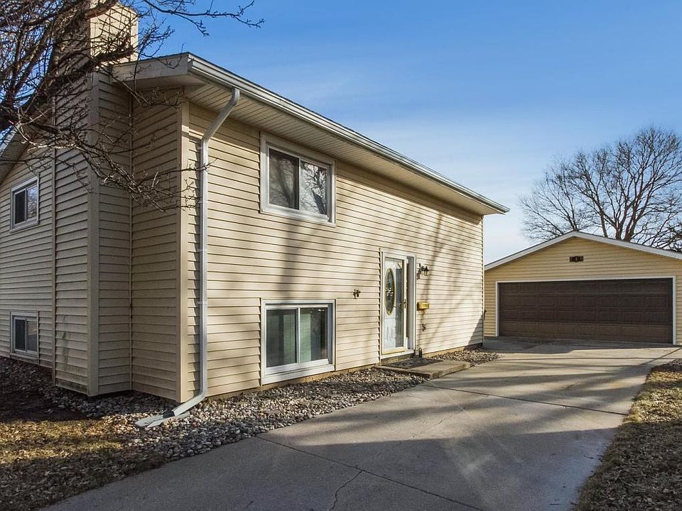 1st image of 740 Garnet Dr
