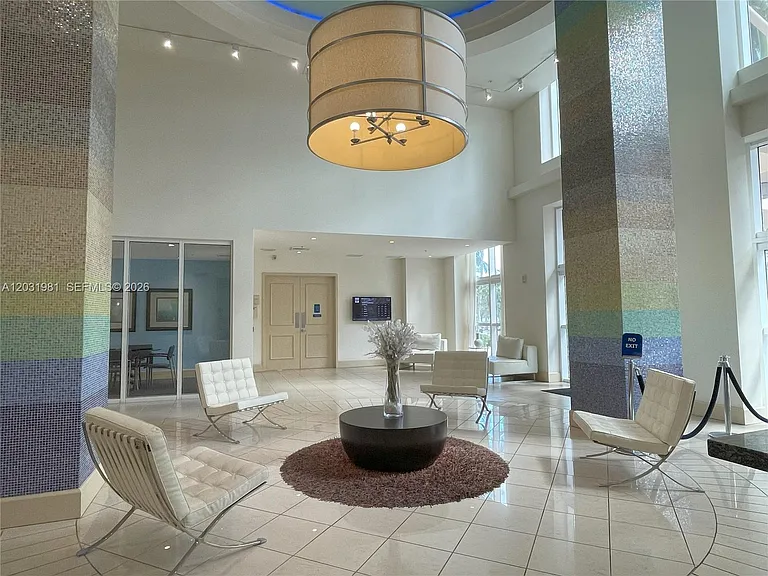 2000 N Bayshore Dr #525 — Photo 34