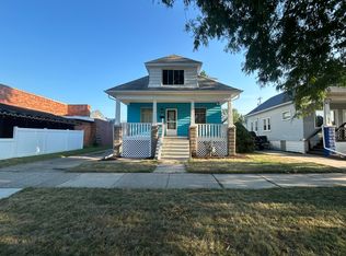 1527 Oak St, Wyandotte, MI 48192