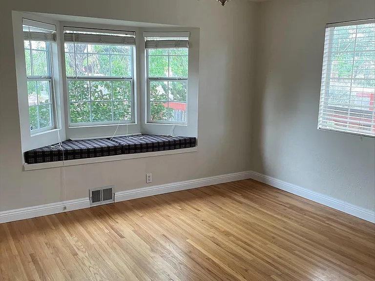1911 Truman St NE — Photo 9