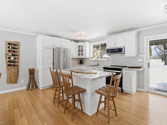 5th image of 34 Carey St