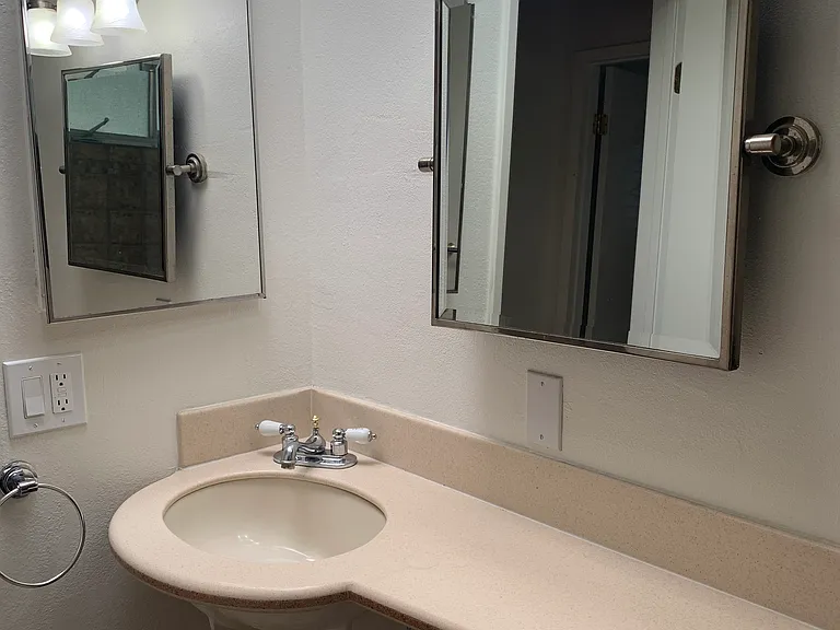 2542 Crescent Ave — Photo 24