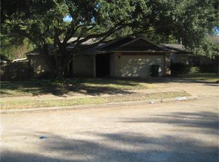 5522 Oak Falls Dr, Houston, TX 77066